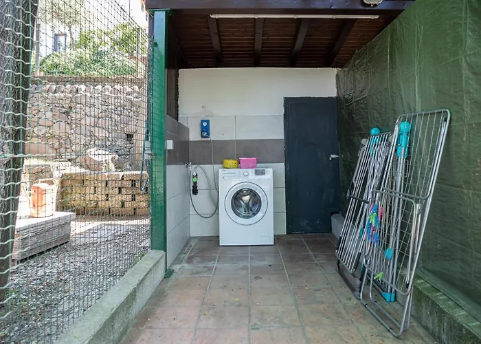 Casa Borgo Di Calmasino *