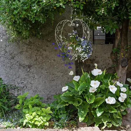 Casa Borgo Di Calmasino バルドリーノ
