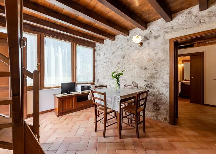 Casa Borgo Di Calmasino * Bardolino