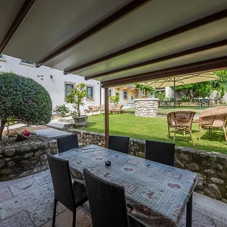 Lejlighed Casa Borgo Di Calmasino