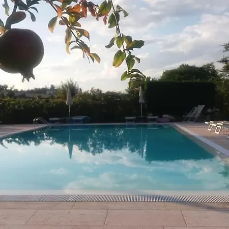 Casa Borgo Di Calmasino *