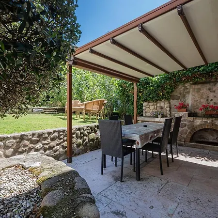 Casa Borgo Di Calmasino * 바르돌리노