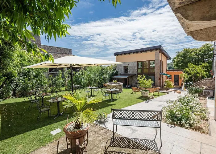 Casa Borgo Di Calmasino * バルドリーノ