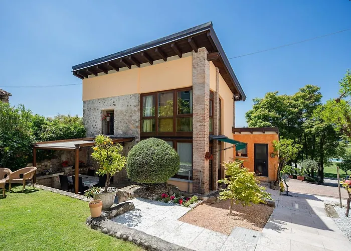 Casa Borgo Di Calmasino * Бардоліно