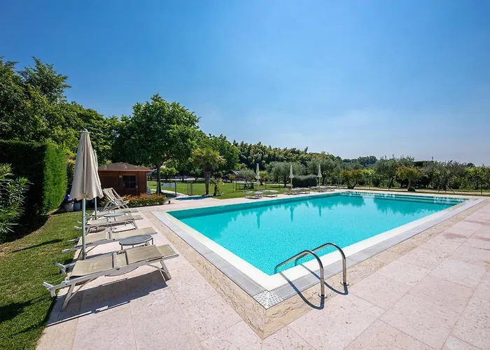 Casa Borgo Di Calmasino *