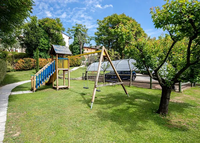 Casa Borgo Di Calmasino アパート *