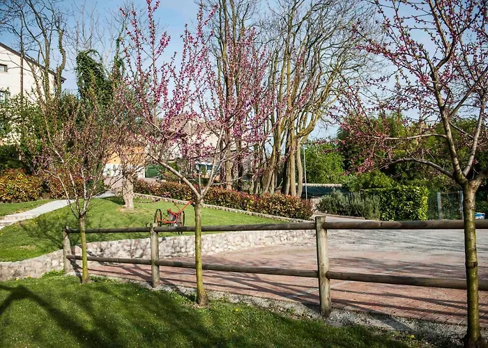 Casa Borgo Di Calmasino Апартаменти